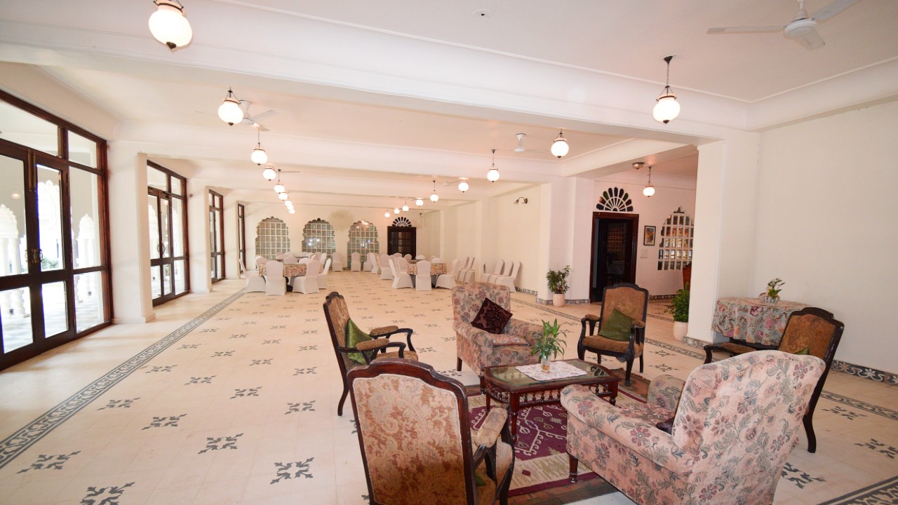 Party hall for 100 to 400 people